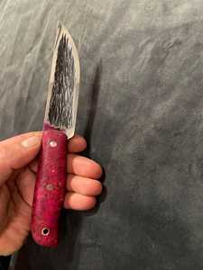 Cuchillo de Acero de Damasco Forjado a Mano con Mango Rosa, Hoja de Punta Caída, Cuchillo de Bolsillo de 0.6mm de Grosor, Diseño de Una Sola Pieza - Product Image 4