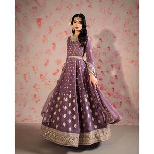 Magnifique robe de soirée en soie avec salwar kameez et dupatta - Product Image 4