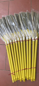 Balai en herbe naturelle avec manche en bois, poils doux, écologique et imperméable pour le nettoyage de la maison et des meubles – Fournisseur direct usine - Product Image 5