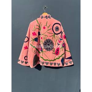 Veste en velours rose, veste brodée de fleurs ouzbèkes, manteau fait main, manteau d'hiver unisexe, veste bohème hippie, manteau pour femme - Product Image 5