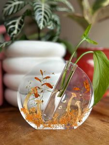 Premium <b>Resin</b> Vase With Modern Look For Home Office Hotel And Restaurant Decoration Purposes - Product Image 2