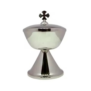 Ciborio Decorativo de Latón para la Sagrada Eucaristía y Reuniones Religiosas - Product Image 1