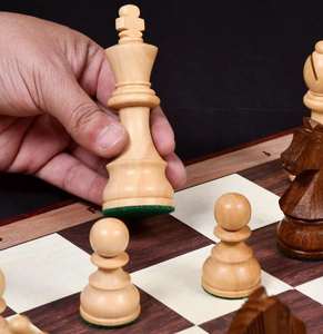 Piezas de ajedrez Staunton premium de 3.75 pulgadas, Rey y Caballero alemanes en madera de Sheesham y Boxwood al mejor precio - Product Image 3