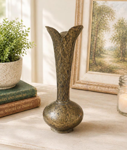 Jarrón y Macetas de Metal Dorado Vintage, Artículos Decorativos Elegantes para el Hogar y Bodas, Hechos de Latón - Product Image 1