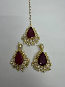 Natural Stone Maharani Necklace With <b>Earrings</b> and Maangtika Set <b>Studded</b> With <b>Crystals</b> - Product Image 3