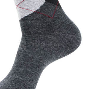 Chaussettes de course respirantes avec tissu anti-humidité pour un confort sur les longues distances, chaussettes de course athlétiques légères - Product Image 5