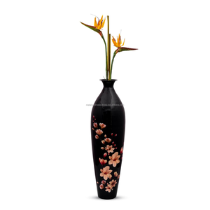 Modernos Floreros Negros de Hierro con Diseño Floral, Acabado Perfecto para Decoración del Hogar y Ocasiones Especiales - Product Image 5