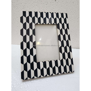 Marco de Fotos de Madera Hecho a Mano con Diseño de Patrón Marroquí Verde y Blanco, Decoración Moderna y Elegante para el Hogar - Product Image 4