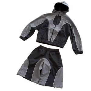 Conjunto Deportivo de Dos Piezas Personalizado para Hombre, Chaqueta Cortavientos con Capucha y Pantalones Cortos, Ropa Deportiva Ligera, Transpirable y de Secado Rápido, Satinado - Product Image 1