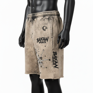 กางเกงขาสั้นผู้ชายผ้าฝ้ายฟลีซพรีเมียม 340 GSM ล้างสีแบบแอซิดวอช สีเบจ ประดับโลโก้กราฟิกด้วยคริสตัล - Product Image 3