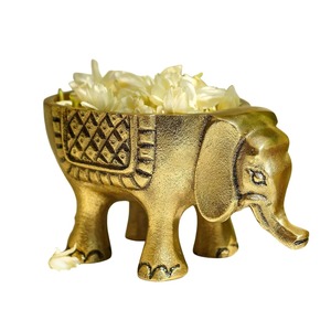 Tendance du moment : Vase de table éléphant en aluminium fait main, design moderne, finition dorée, écologique, bol décoratif pour l'inauguration de maison - Product Image 3