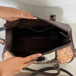 Grand sac de voyage en cuir de vachette façonné à la main, motif cœur, sac à main vintage floral, parfait pour les femmes - Product Image 6