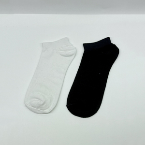 Chaussettes de ville classiques en coton de haute qualité pour homme, couleur unie, design élégant, pour le sport et les affaires. - Product Image 2