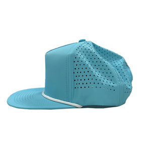 Casquette Snapback 5 Panneaux Personnalisable avec Logo et Couleur, Découpée au Laser et Perforée, avec Cordon, Fabriquée au Vietnam, Style Vintage Classique pour Adulte - Product Image 3