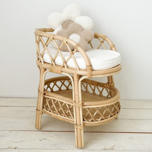 Meubles pour poupées au prix le plus bas, table à langer pour poupées en rotin faite à la main, tables à langer pour jouets. - Product Image 1