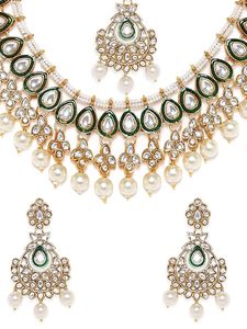 Parure Collier et Boucles d'Oreilles Plaqué Or, Imitation Perles, Cristaux et Strass, Design Géométrique pour Femme, Bijoux de Mariage, Coiffe Nuptiale - Product Image 3