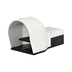 Interrupteur à pédale CMK avec couvercle - 1NO+1NC, fonctionnement mains libres pour un fonctionnement sûr, rapide et fluide des machines CNC - Product Image 4