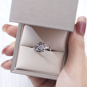 Anillo de Compromiso de Plata 925 con Flor para Mujer, Corte Brillante Redondo, Engaste de Diamantes, Estilo Romántico - Product Image 6