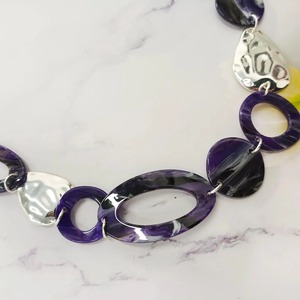 Collier de mode pour femme en résine écologique de qualité supérieure, fait main, style moderne, idéal pour les mariages - Perfect Enterprises, Inde - Product Image 6