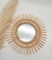 Vintage Böhmischer Sonnenförmiger Wandspiegel mit Rattan-Design für Heimdekoration und Partys - Herkunft Vietnam, Innen-/Außenbereich Geeignet