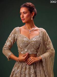 Conjunto de Lehenga Choli de Seda 100% con Bordado en Color Beige Real y Dupatta Floral, Traje de Dama de Honor para Boda, Cintura Imperio - Product Image 4