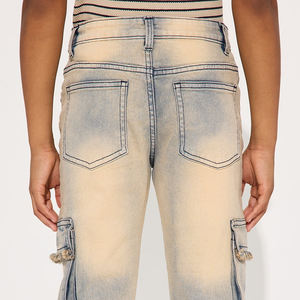 Pantalones de mezclilla para niños con presillas para cinturón, lavado claro, ajuste cómodo en la cintura, diseño inspirado en tendencias, bolsillos laterales funcionales - Product Image 4