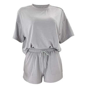 Ensemble court deux pièces gris à carreaux vintage pour femme, coupe classique, en polyester/coton, écologique, pour usage quotidien - Product Image 1