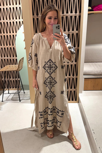 Robe longue bohème ethnique beige à col en V et manches bouffantes, imprimé floral, ceinture, en coton, pour femme, idéale pour l'été et la plage - Product Image 3