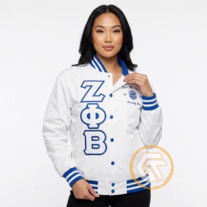 เสื้อแจ็คเก็ตวาร์ซิตี้ Zeta Phi Beta แบบสั่งทำพิเศษจาก GREEK TREASURES เสื้อผ้าสำหรับชมรมนักศึกษา คุณภาพสูง ระบายอากาศได้ดี ซับในผ้าซาตินไหม สำหรับผู้หญิง - Product Image 3