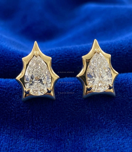 Pendientes de Diamantes Cultivados en Laboratorio con Corte Corazón, Modernos, de Oro Amarillo de 14K, Joyería para Mujer - Product Image 5
