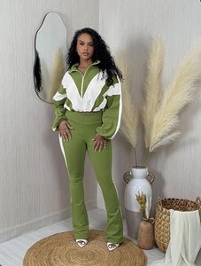 Ensemble de survêtement streetwear 2 pièces pour femme : veste coupe-vent courte et pantalon taille haute à jambes larges - Product Image 1