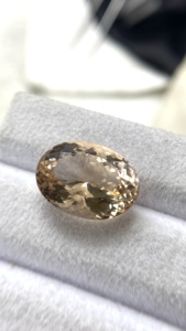 Pierre naturelle certifiée Morganite de forme ovale avec une couleur et un lustre excellents, Beryl naturel de 10,94 carats, nette à la loupe - Product Image 4