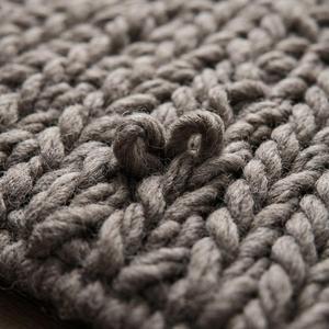 Tapis classique gris taupe uni en laine, tissé à la main avec un design texturé bouclé, décoration de sol rustique et naturelle pour salons - Product Image 6