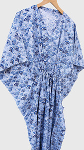 Robe kimono bleue à imprimé géométrique pour femmes, col en V, demi-manches, avec cordon de serrage - Product Image 4