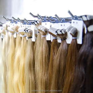 Astrid 162 CM Moderno y Ecológico Soporte Giratorio de Acero Inoxidable Color Oro Rosa para Exhibición de Extensiones de Cabello - Product Image 3