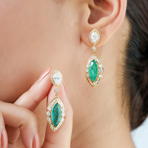 Explora los Aretes Colgantes de Esmeralda y Diamantes Naturales al 100% en Forma de Marquesa para Mujer, Joyería de Oro Amarillo de 14K - Product Image 4