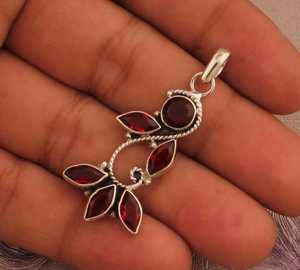 Collier pendentif en argent sterling 925 avec grenat rouge vintage fait main - Cadeau d'anniversaire pour homme et femme, pierre précieuse naturelle - Product Image 1