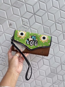 Nuevo y Moderno Bolso de Mano de Cuero Repujado a Mano con Bordado de Corazón en Piel con Pelo, Cartera Bohemia Elegante con Correa para Uso Diario - Product Image 6