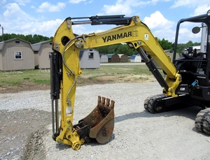 Mini-pelle compacte VIO35-6A idéale pour les travaux routiers et d'assainissement - Product Image 6