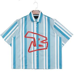 Chemises à manches courtes en coton pur à rayures bleues et blanches avec logo personnalisé pour hommes élégants - Product Image 1