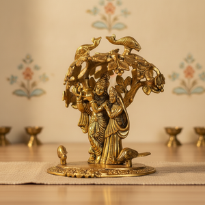Figurine artisanale en laiton de Radha Krishna sous un arbre Kadamba, sculpture spirituelle divine pour la décoration de temple ou de maison. - Product Image 2
