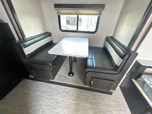 Usado, 2020, F-o-r-e-s-t R-i-v-e-r Surveyor 19BHLE - Product Image 4