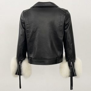 Blouson moto en cuir noir pour femme avec poignets en fausse fourrure, col montant, fermeture éclair, style hiver à manches courtes - Product Image 2