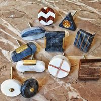 Poignées de porte modernes de qualité supérieure en bois, résine, métal et marbre, durables, personnalisables en couleur et en taille pour armoires de cuisine et placards