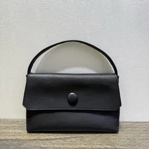 Sac à main en cuir grainé Royaa, petit sac fourre-tout en cuir noir pour femme, cuir véritable de luxe, fermeture à bouton, bandoulière - Product Image 1
