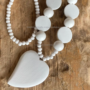 สร้อยคอจี้เรซินที่ทำด้วยมือเป็นมิตรกับสิ่งแวดล้อมเครื่องประดับศิลปะที่มีสีโรสควอตซ์หยกเทอร์ควอยซ์สำหรับสวมใส่ที่สง่างาม - Product Image 1