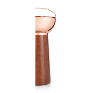 Brûle-encens en métal rose doré avec un support cylindrique en bois, un couvercle à charnière à motifs découpés ajoute une touche de luxe moderne à la maison. - Product Image 6