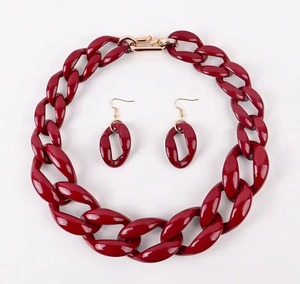 Collier en résine fait main, bijoux tendance, collier en résine au look attrayant, personnalisation possible - Product Image 2