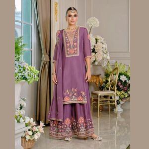 Conjunto de Kurta y Palazzo de Seda Chinon Premium con Bordado y Dupatta con Espejos Reales, Precio al por Mayor por Royal Export - Product Image 2