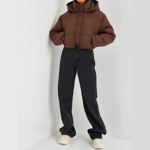 Chaqueta Corta Acolchada para Mujer con Cuello Alto, Diseño Minimalista Tejido Transpirable de Piel de Oveja, Abrigo de Invierno de Aspecto Limpio, Corto, Estilo Burbuja, OEM - Product Image 4